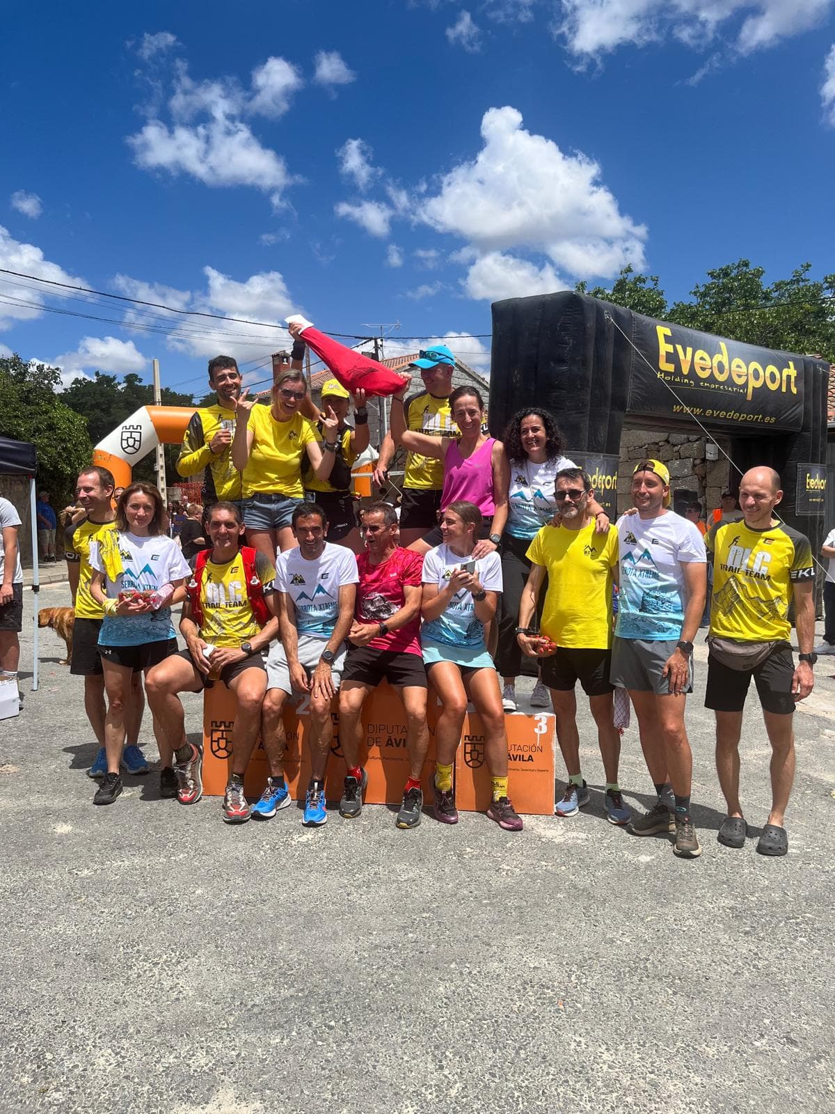 Miembros de DLC Trail Team